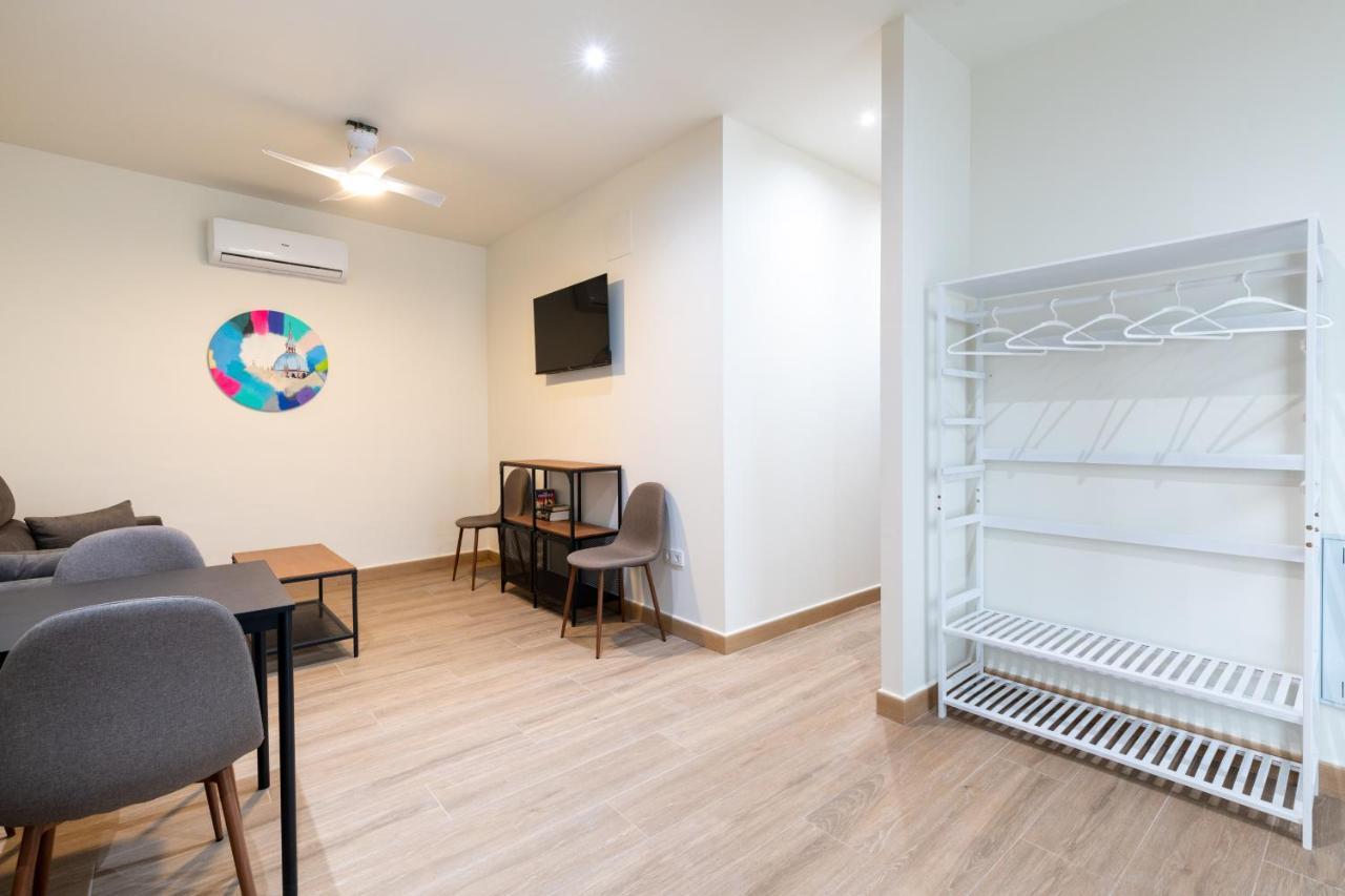 Apartamentos Cervantes 17 Séville Extérieur photo