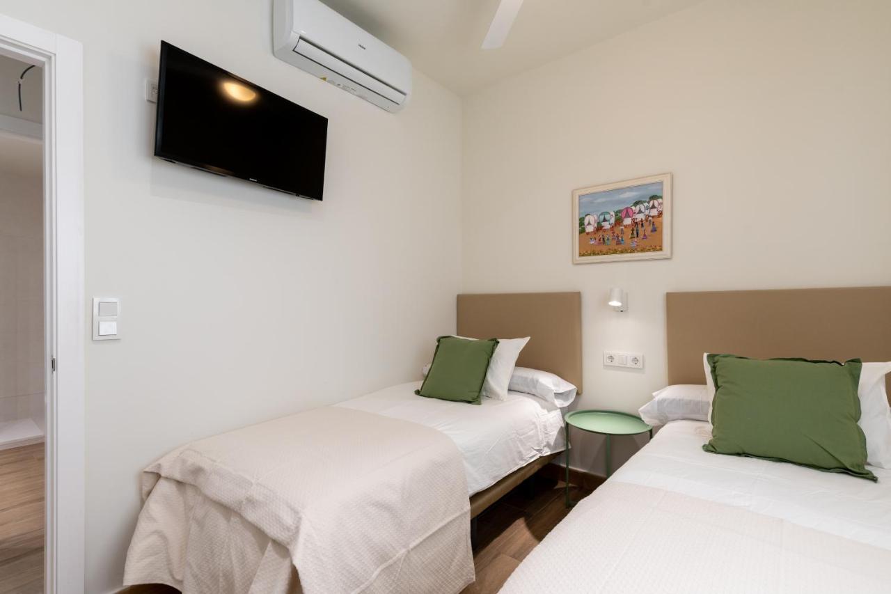 Apartamentos Cervantes 17 Séville Extérieur photo
